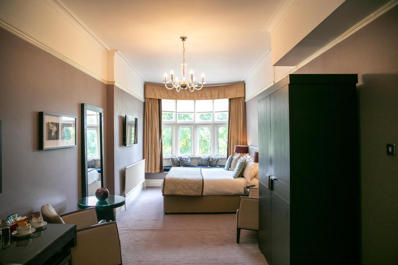 Отель Hartsfield Manor Доркинг Экстерьер фото