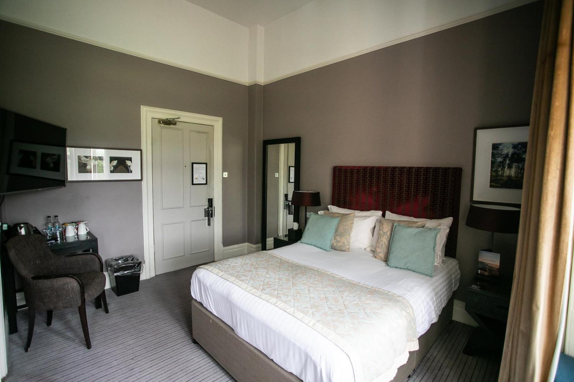 Отель Hartsfield Manor Доркинг Номер фото